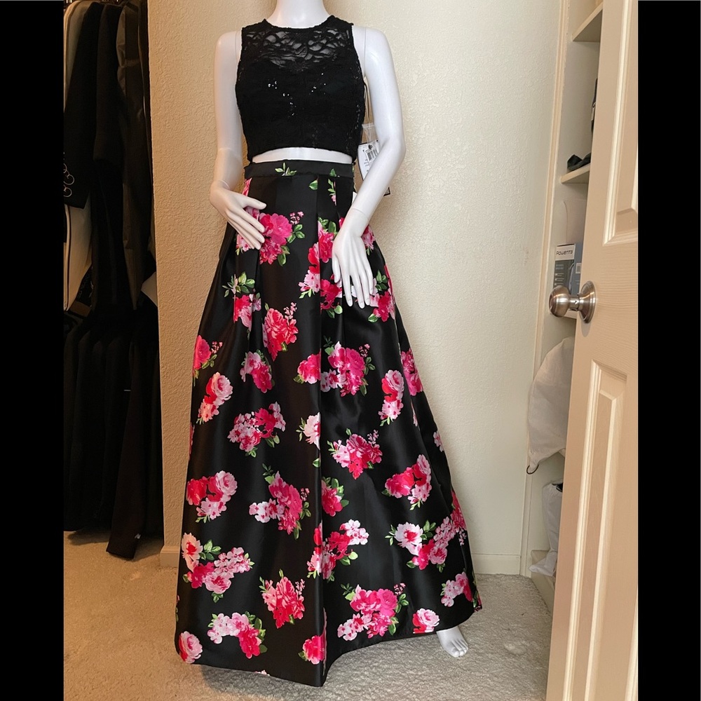 B.DARLIN 2 piece crop top floral prom formal dress size1/2. Brand new with tags